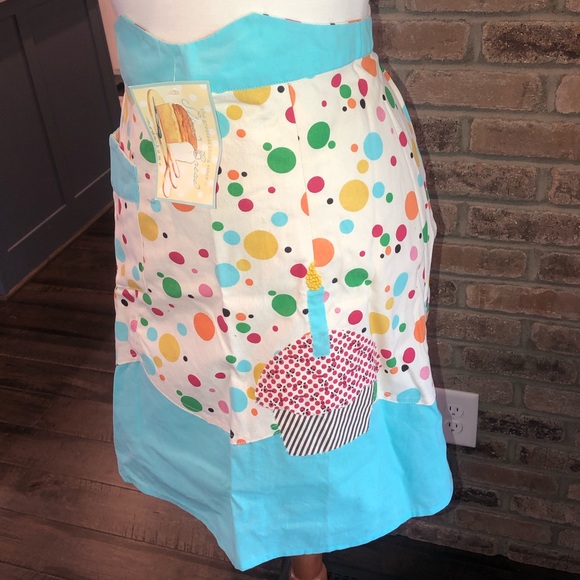 ✨NWT✨Moda Home Half Apron Cupcake Birthday Pattern with Pocket - Picture 4 of 8